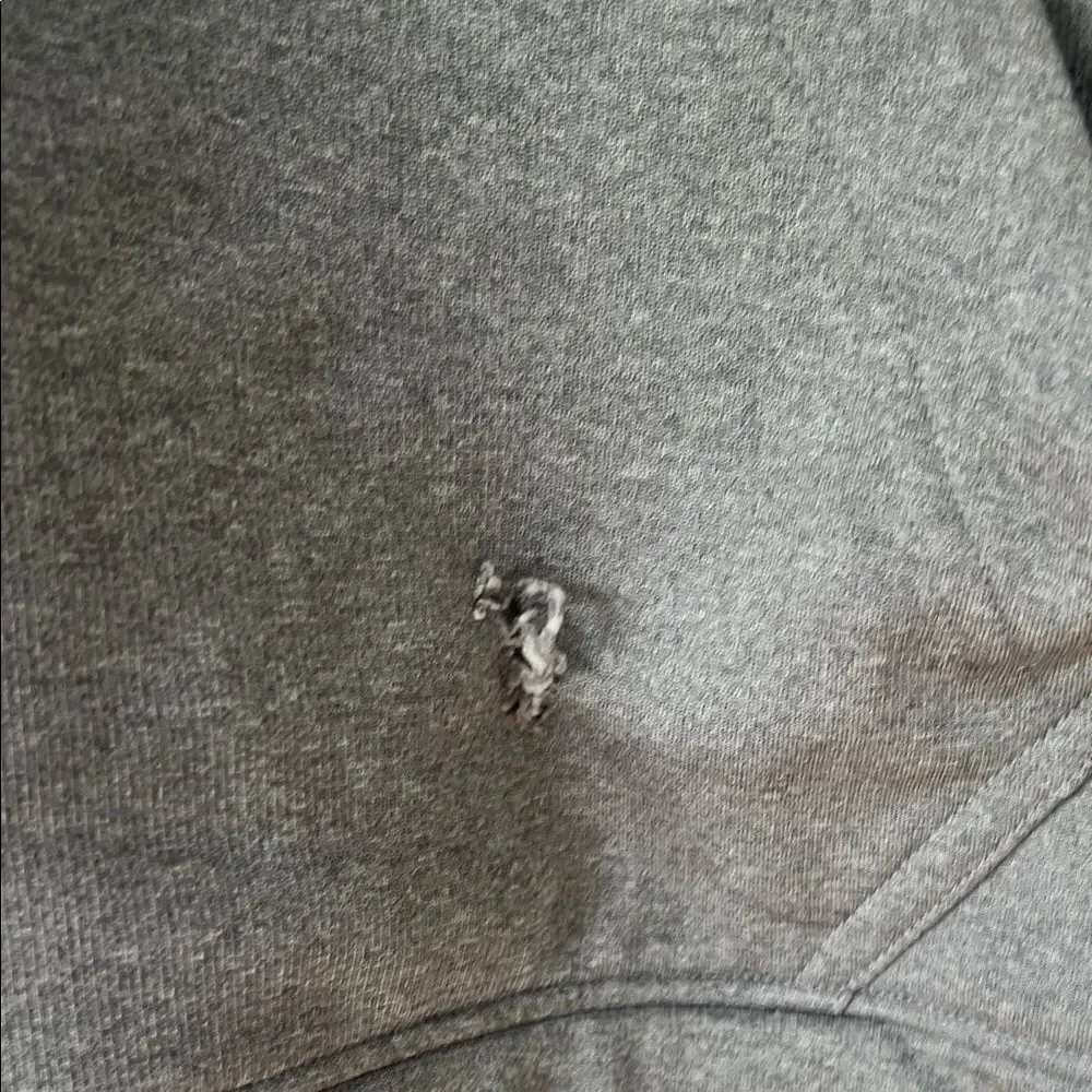 Under Armour Men's Gray Hoodie Sweater
